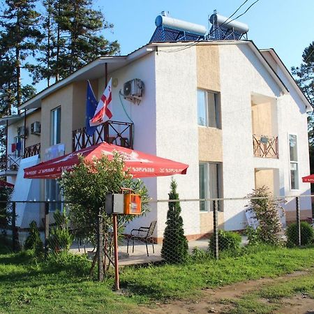Hotel Sunrise In Уреки Экстерьер фото