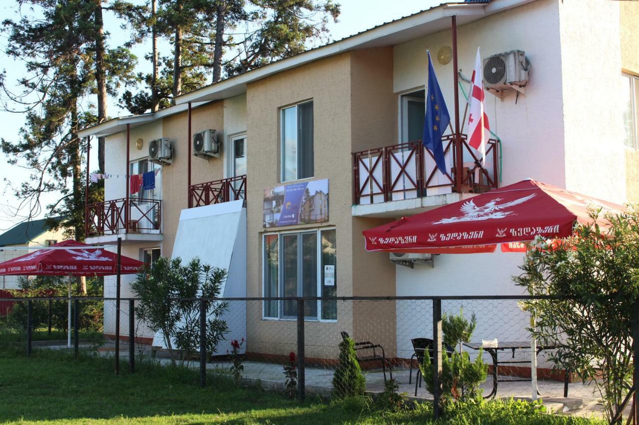 Hotel Sunrise In Уреки Экстерьер фото