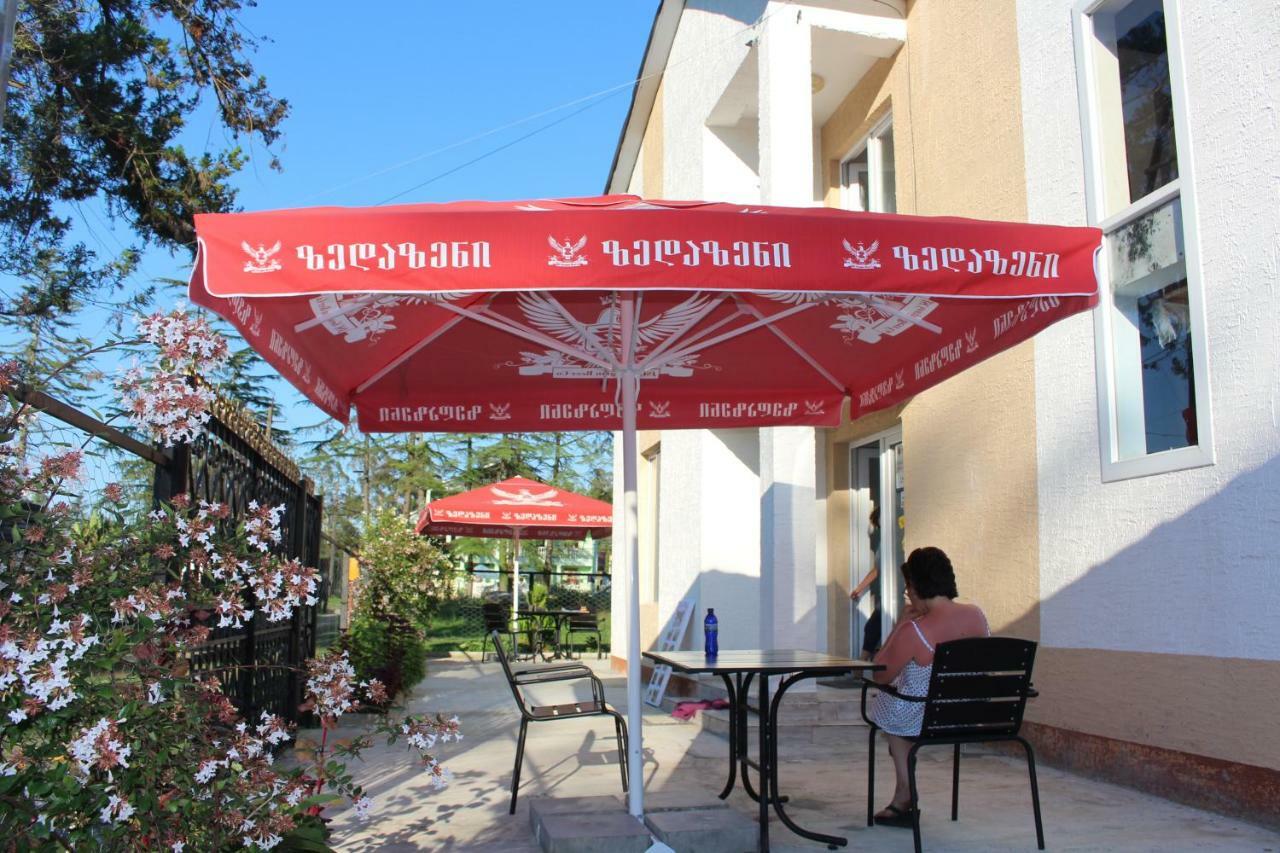 Hotel Sunrise In Уреки Экстерьер фото
