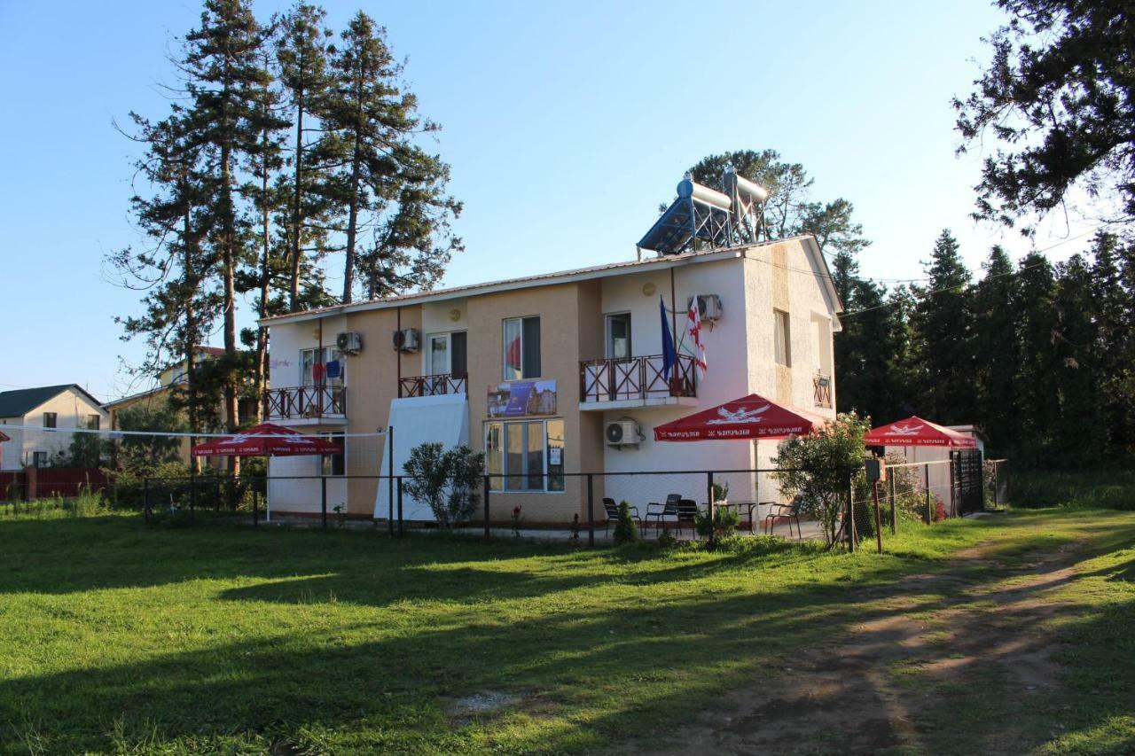 Hotel Sunrise In Уреки Экстерьер фото